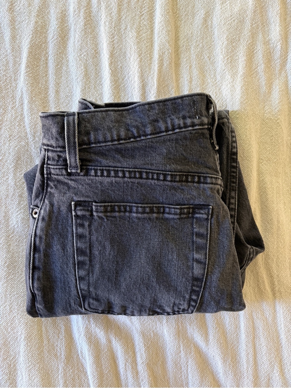 Abercrombie & Fitch Ultra High Rise '90s Straight Jeans - Washed Gray